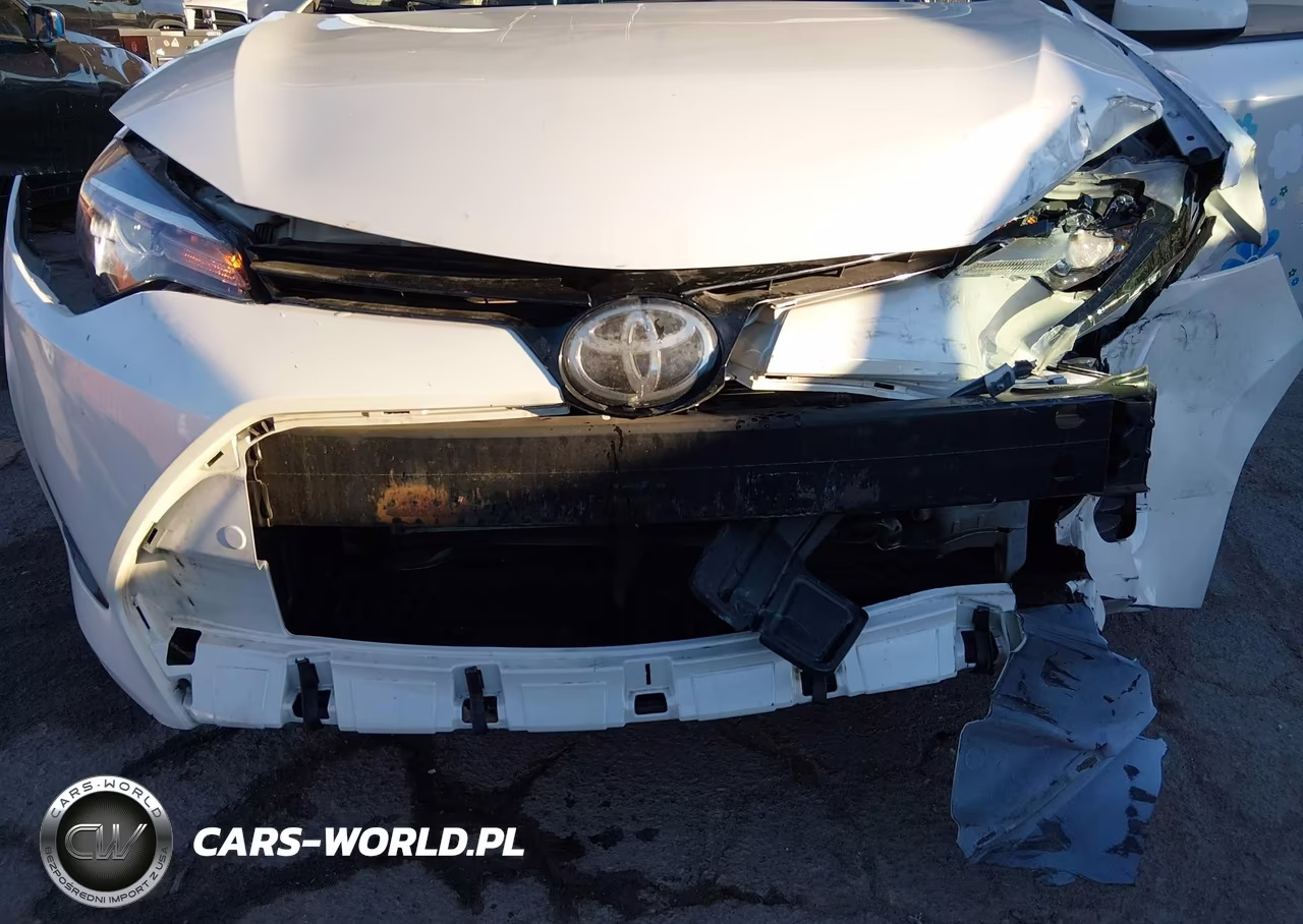 2017 Toyota Corolla Le VIN:5YFBURHE4HP574801 - 6