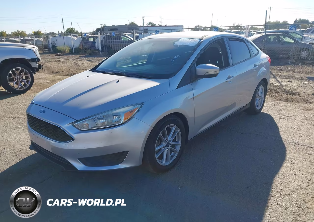 2015 Ford Focus Se VIN:1FADP3F21FL245135 - 2