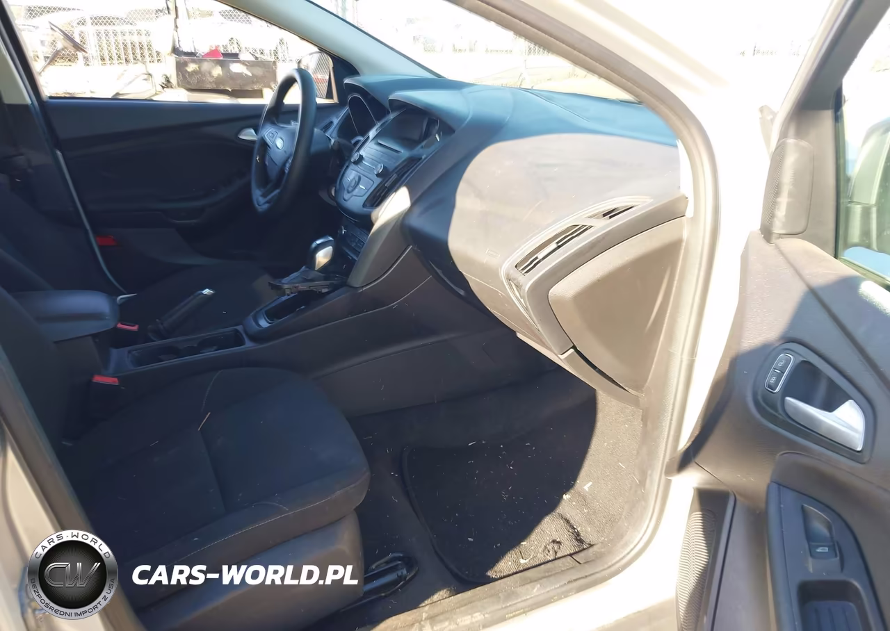 2015 Ford Focus Se VIN:1FADP3F21FL245135 - 5