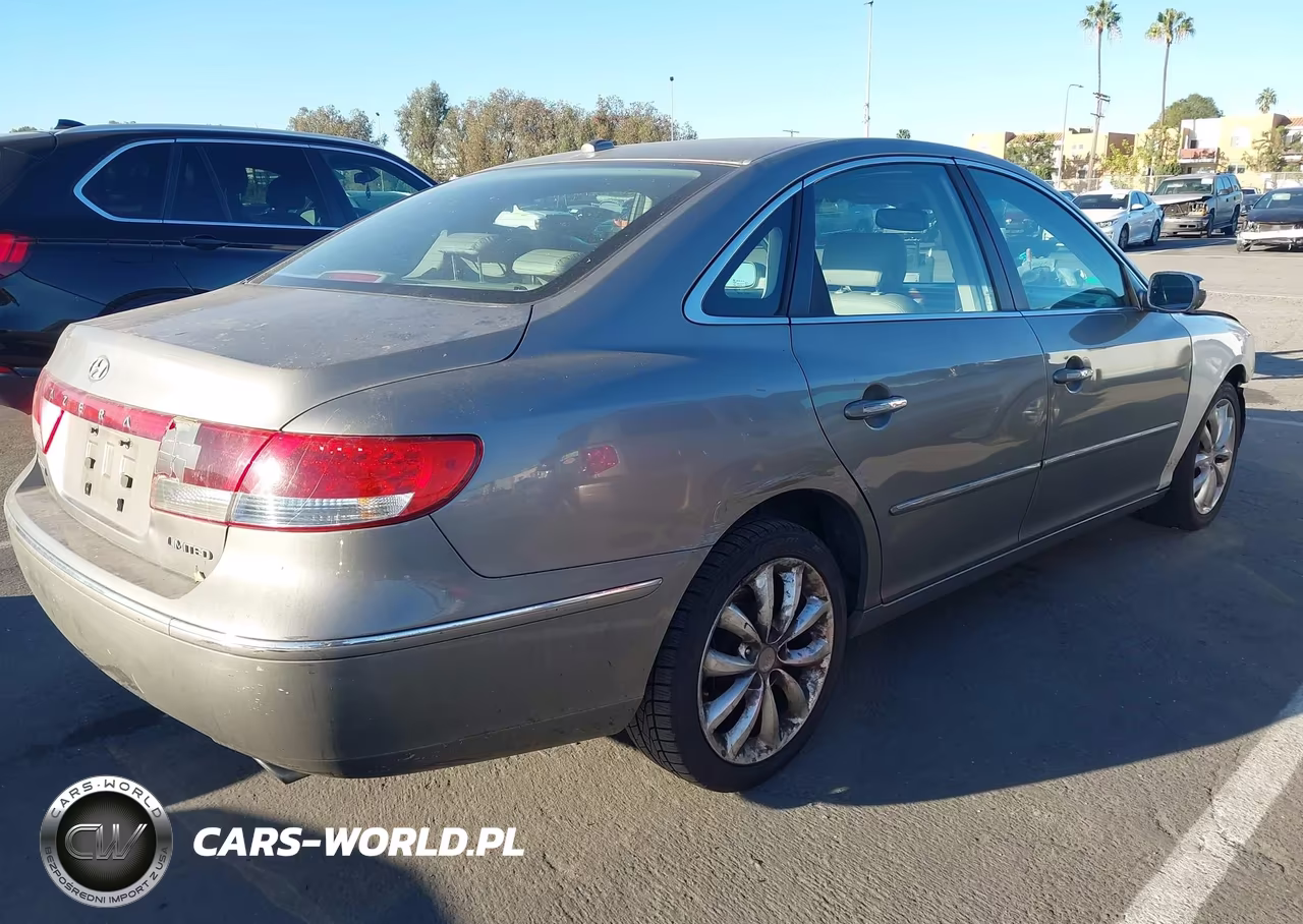 2008 Hyundai Azera Limited VIN:KMHFC46F88A333701 - 4