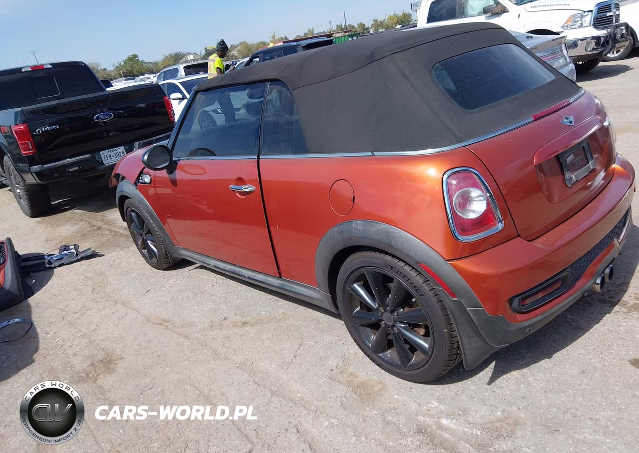 2014 Mini Convertible Cooper S VIN:WMWZP3C55ET707397 - 3