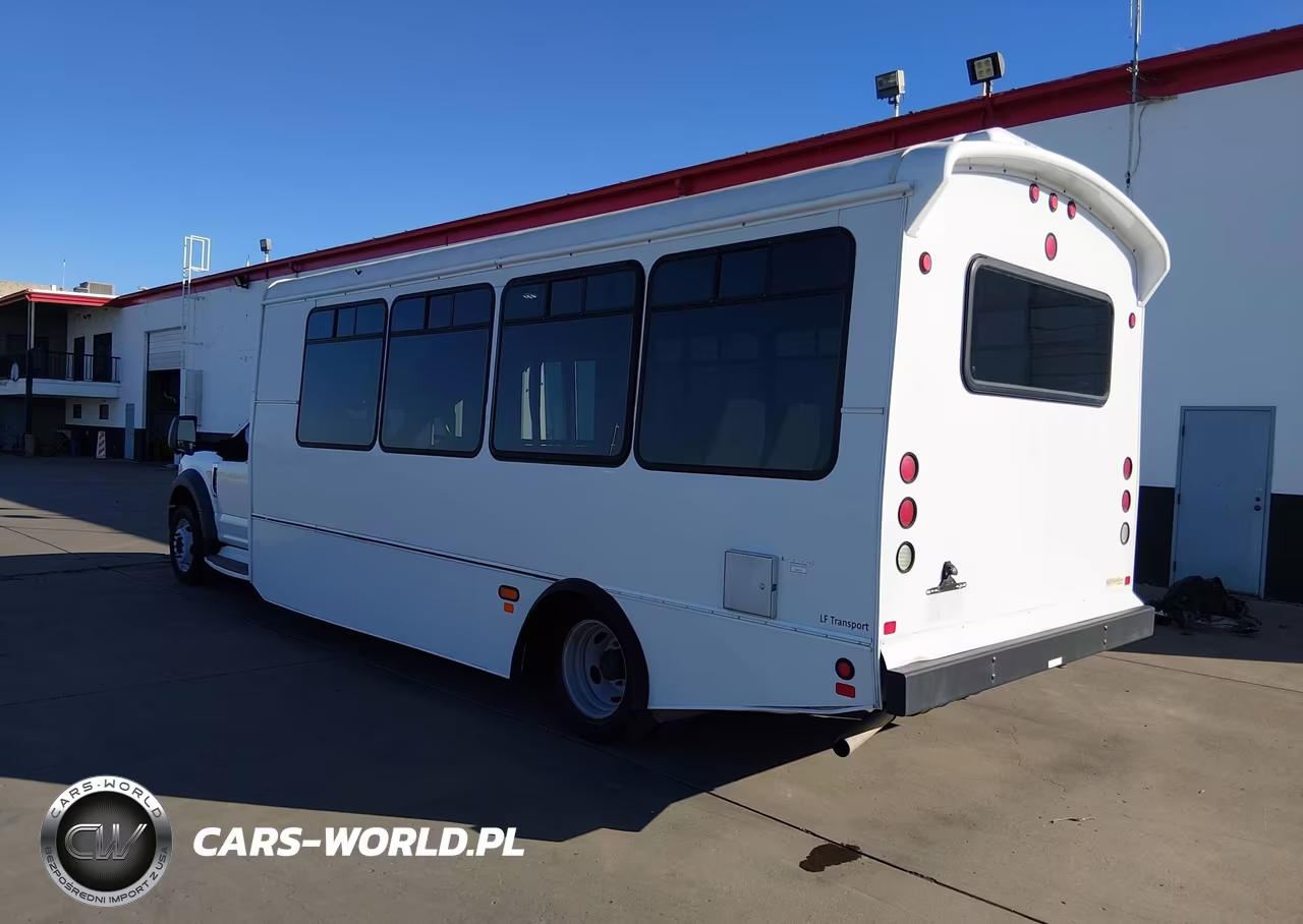 2017 Ford F-550 Chassis Xl VIN:1FDAF5GY8HEF22378 - 3