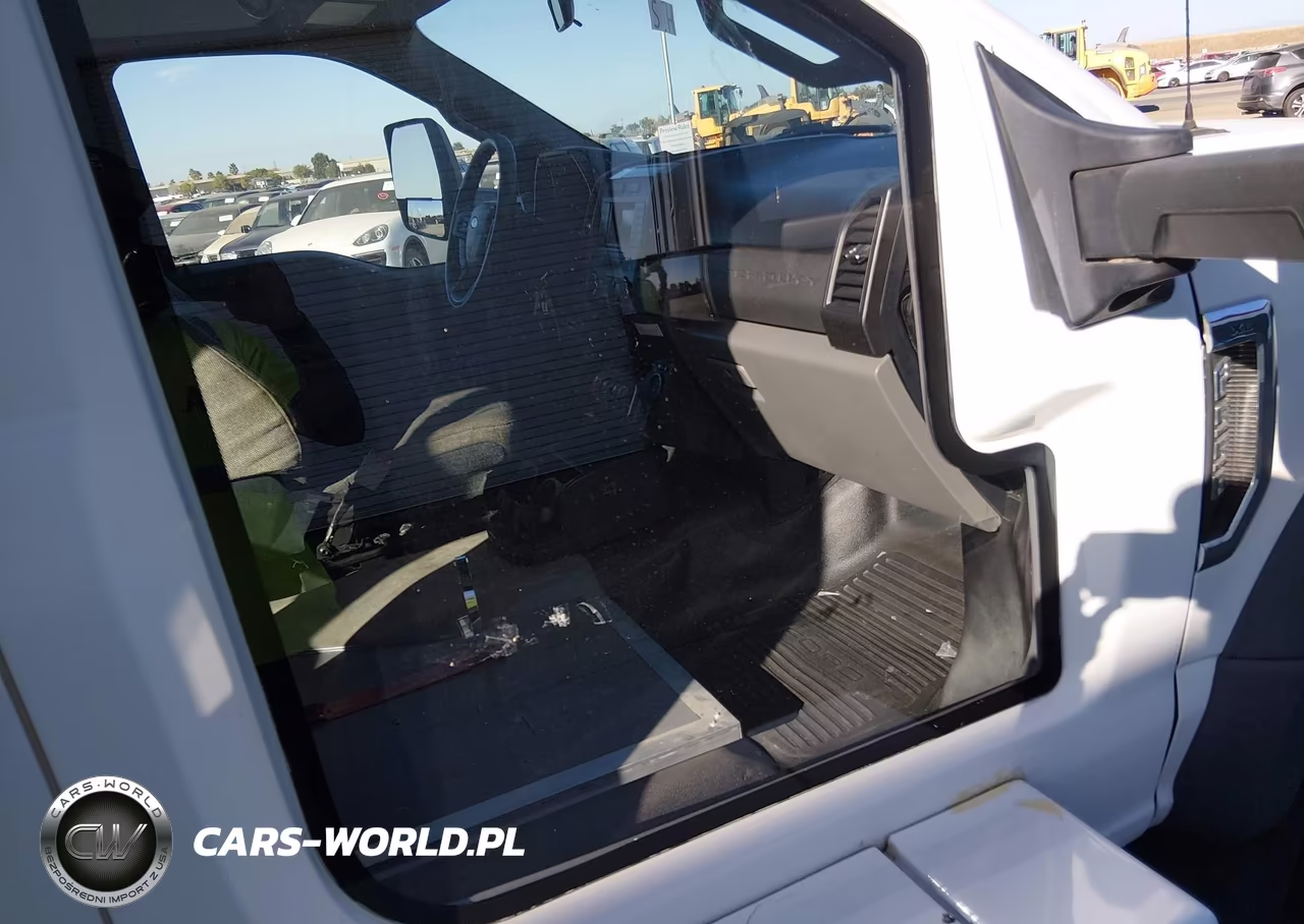 2017 Ford F-550 Chassis Xl VIN:1FDAF5GY8HEF22378 - 5
