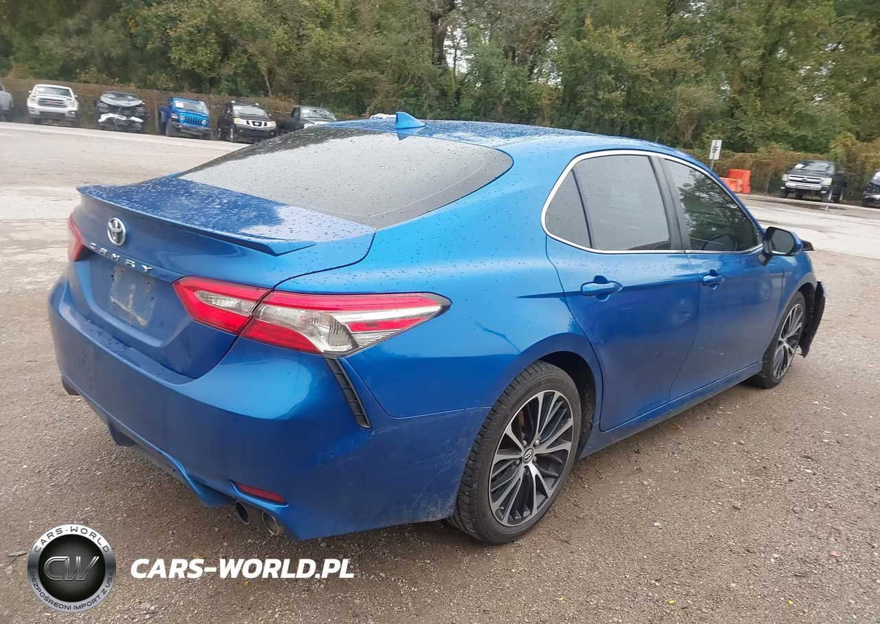 2018 Toyota Camry Se VIN:4T1B11HK5JU024673 - 4