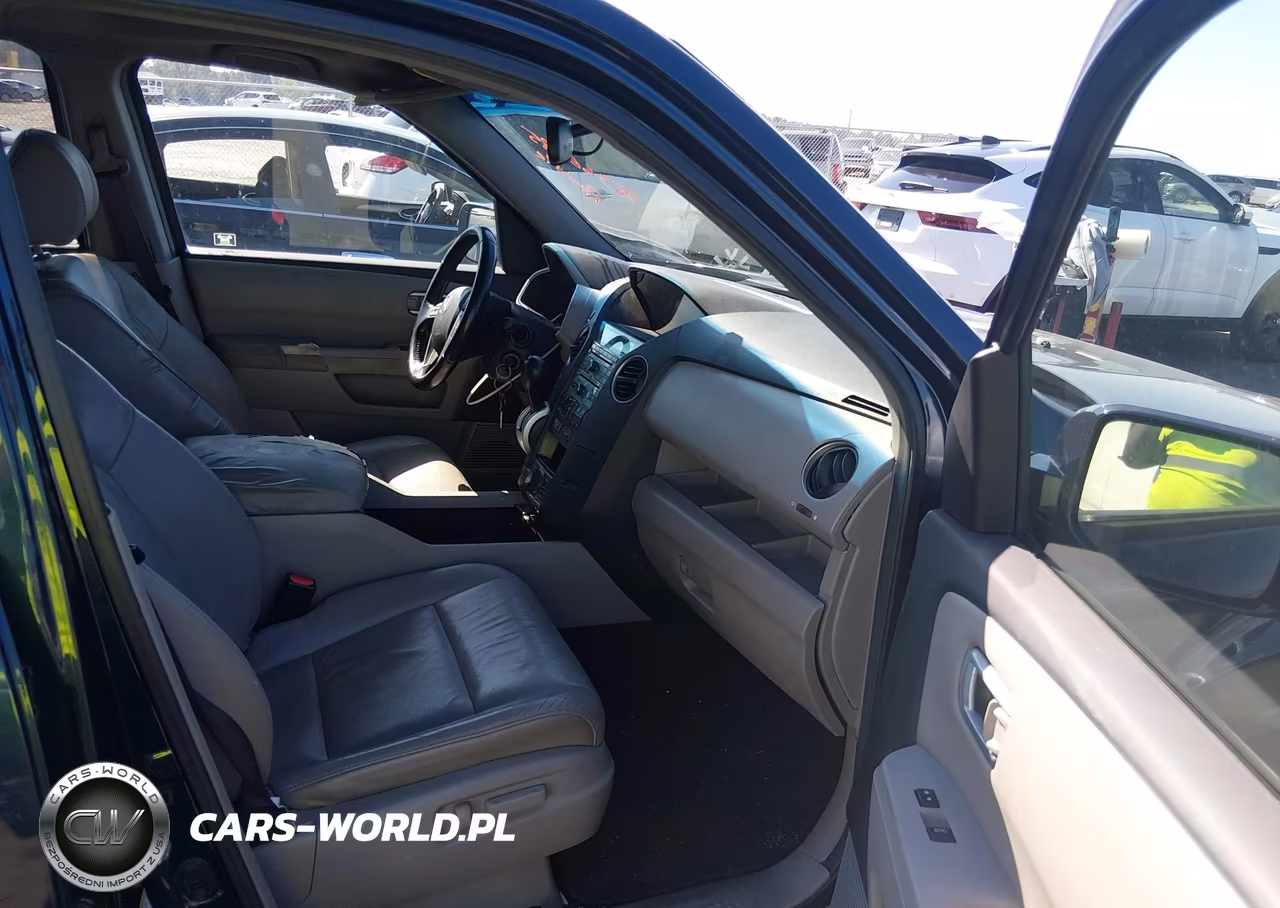 2010 Honda Pilot Touring VIN:5FNYF4H98AB040356 - 5