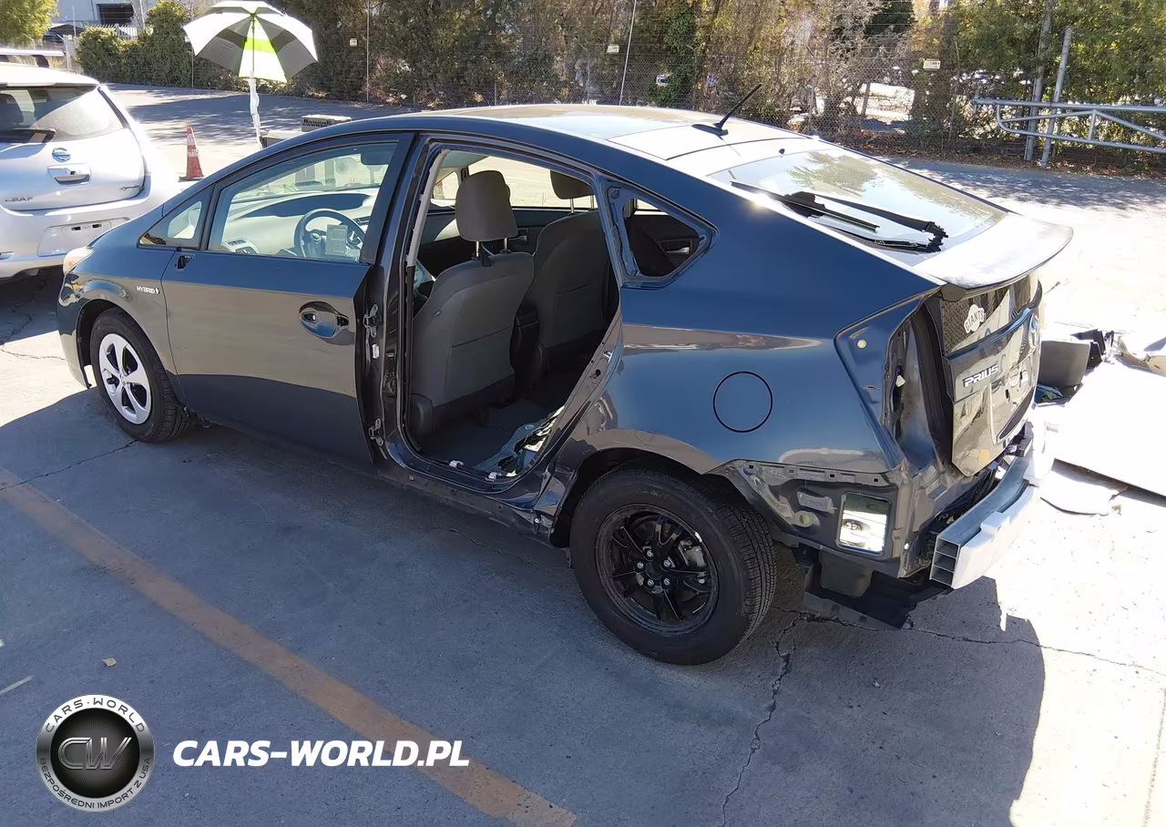 2014 Toyota Prius Three VIN:JTDKN3DU5E1793564 - 3