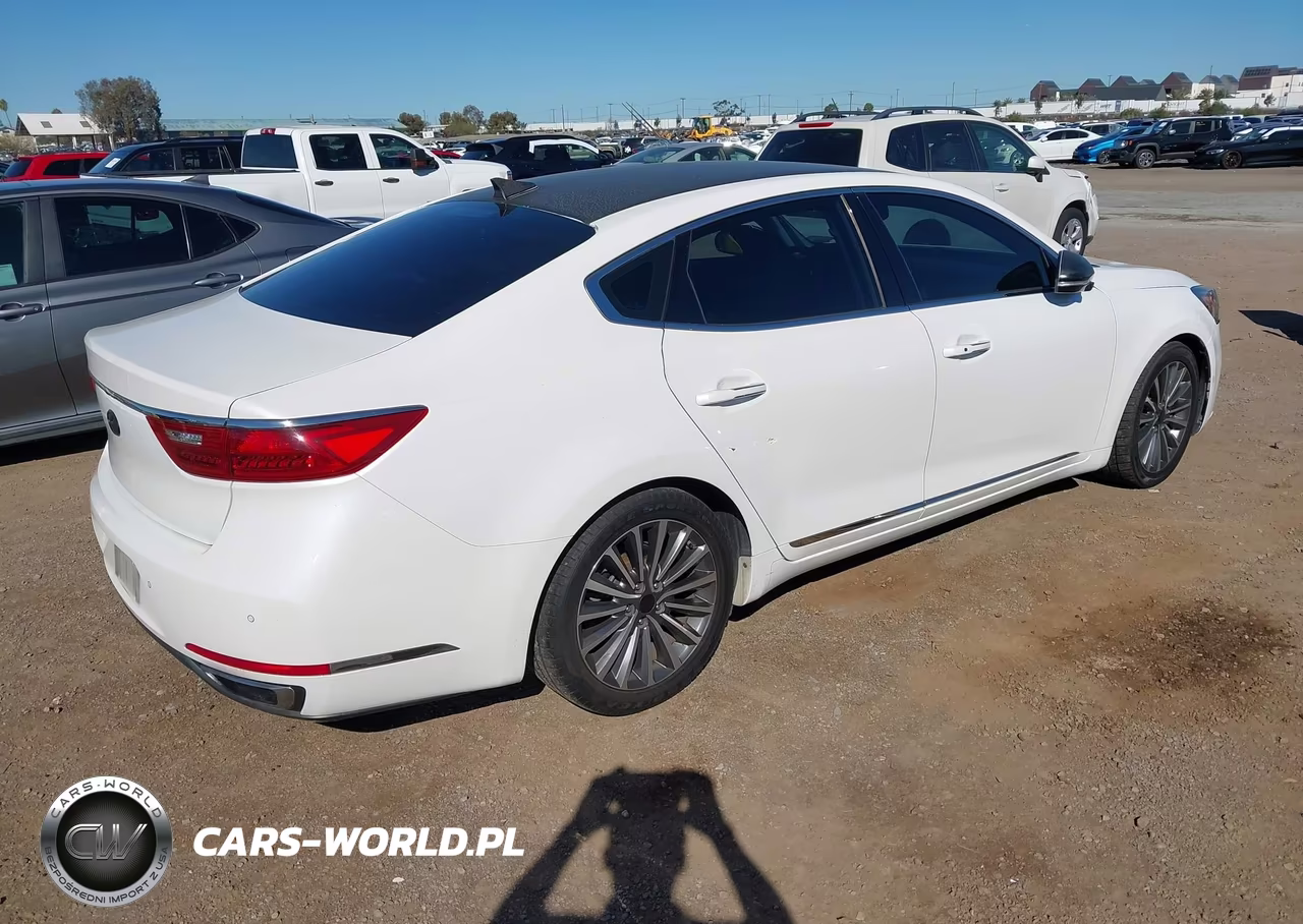 2017 Kia Cadenza Premium VIN:KNALC4J1XH5072113 - 4