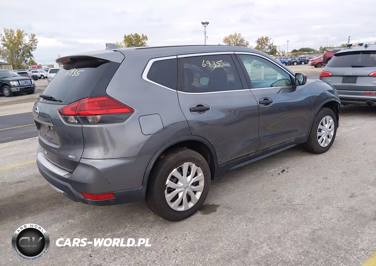 2017 Nissan Rogue S VIN:5N1AT2MM4HC732030 - 4