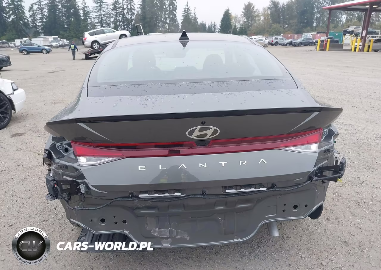 2026 Hyundai Elantra Sel Sport VIN:KMHLM4DG5TU247989 - 17