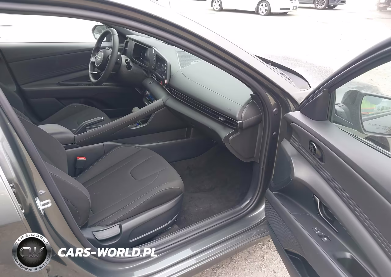 2026 Hyundai Elantra Sel Sport VIN:KMHLM4DG5TU247989 - 5