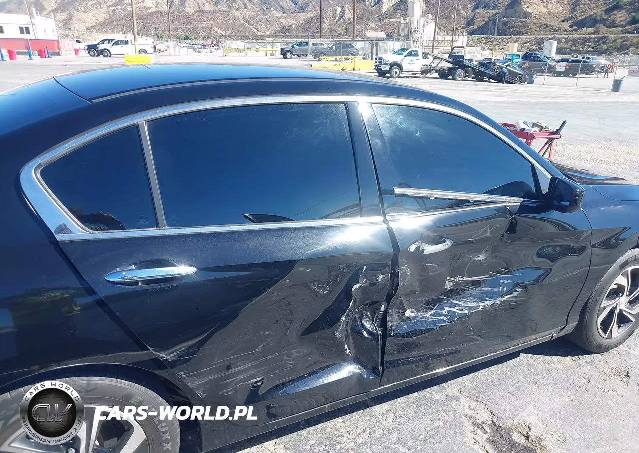 2017 Honda Accord Lx VIN:1HGCR2F38HA226195 - 17