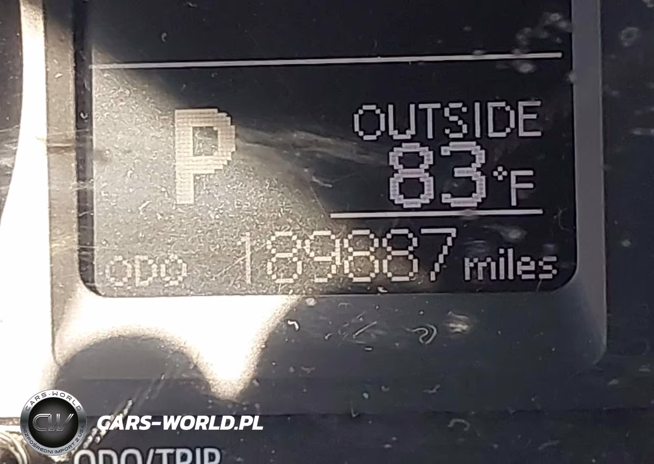2018 Toyota Corolla Le VIN:5YFBURHE2JP823098 - 15