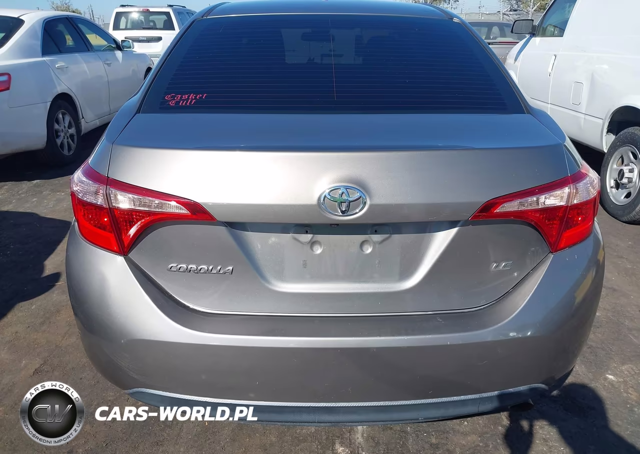 2018 Toyota Corolla Le VIN:5YFBURHE2JP823098 - 16