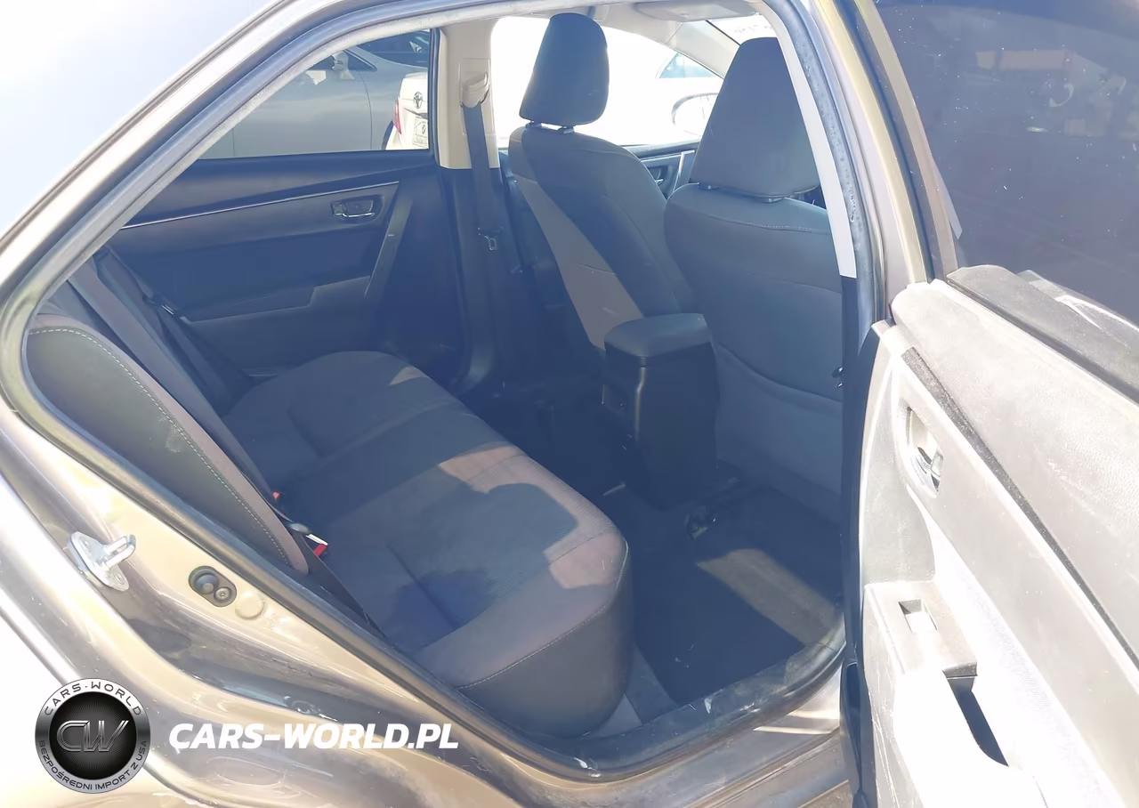2018 Toyota Corolla Le VIN:5YFBURHE2JP823098 - 8