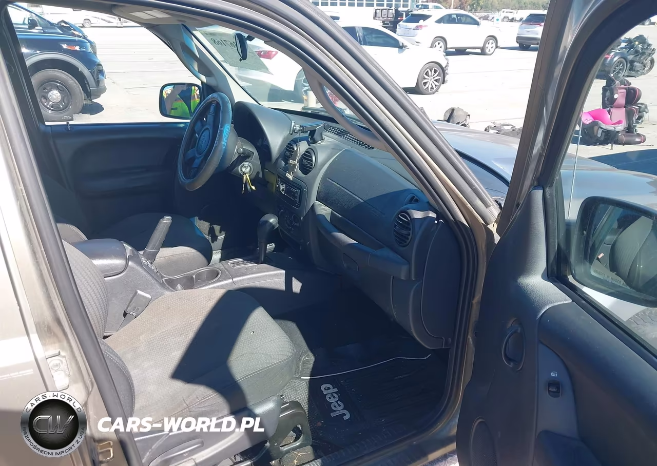 2004 Jeep Liberty Sport VIN:1J4GL48K44W221746 - 5