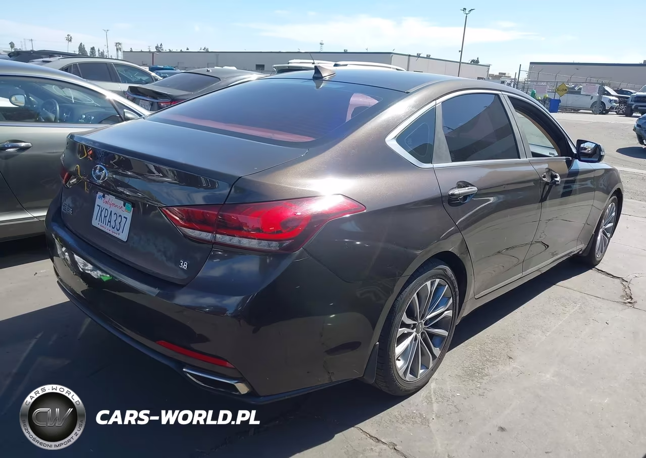 2015 Hyundai Genesis 3.8 VIN:KMHGN4JE7FU083912 - 4
