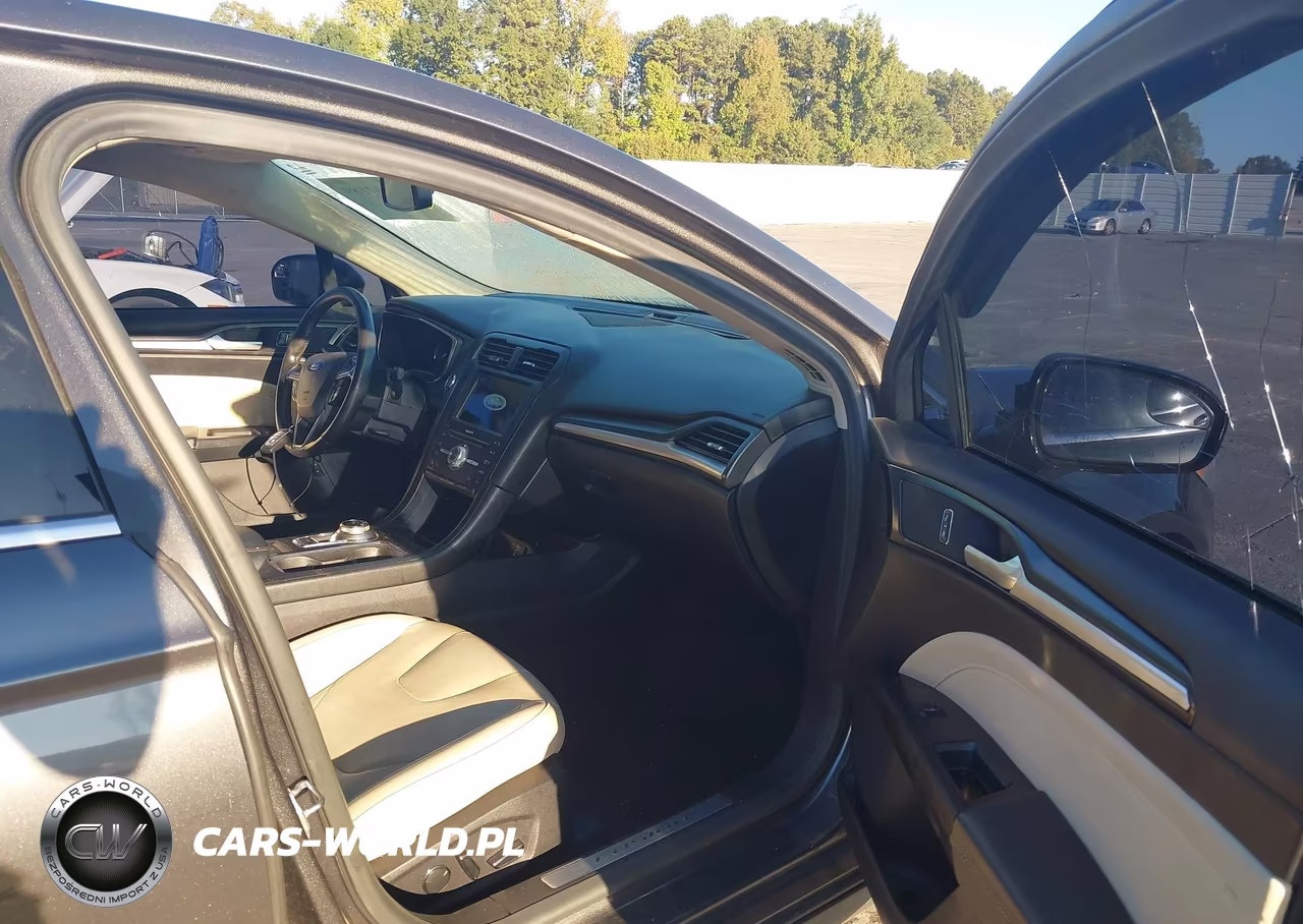 2017 Ford Fusion Hybrid Titanium VIN:3FA6P0RU3HR359761 - 5