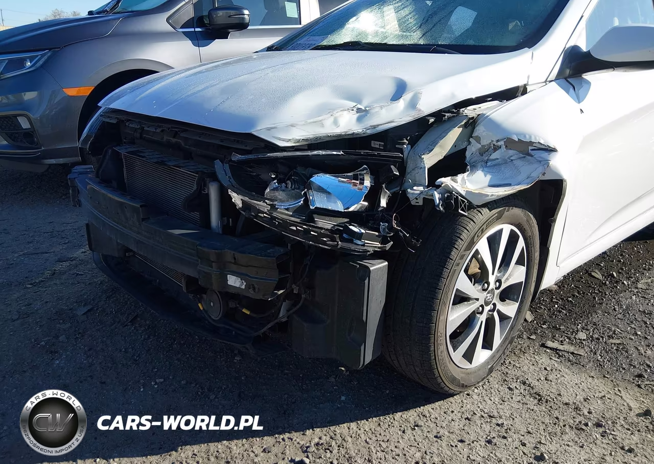2017 Hyundai Accent Value Edition VIN:KMHCT4AE3HU364130 - 6