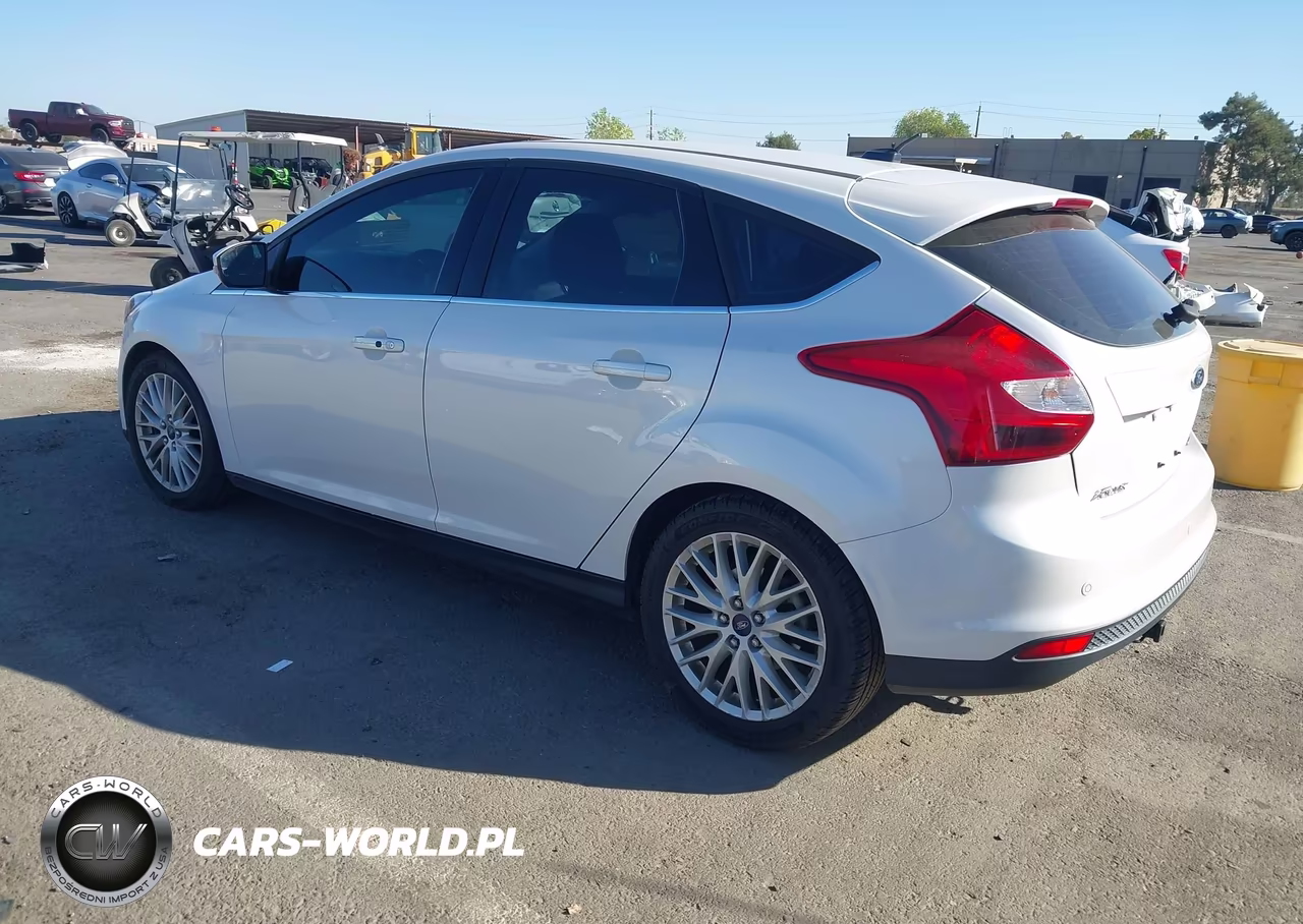 2013 Ford Focus Titanium VIN:1FADP3N22DL335585 - 3