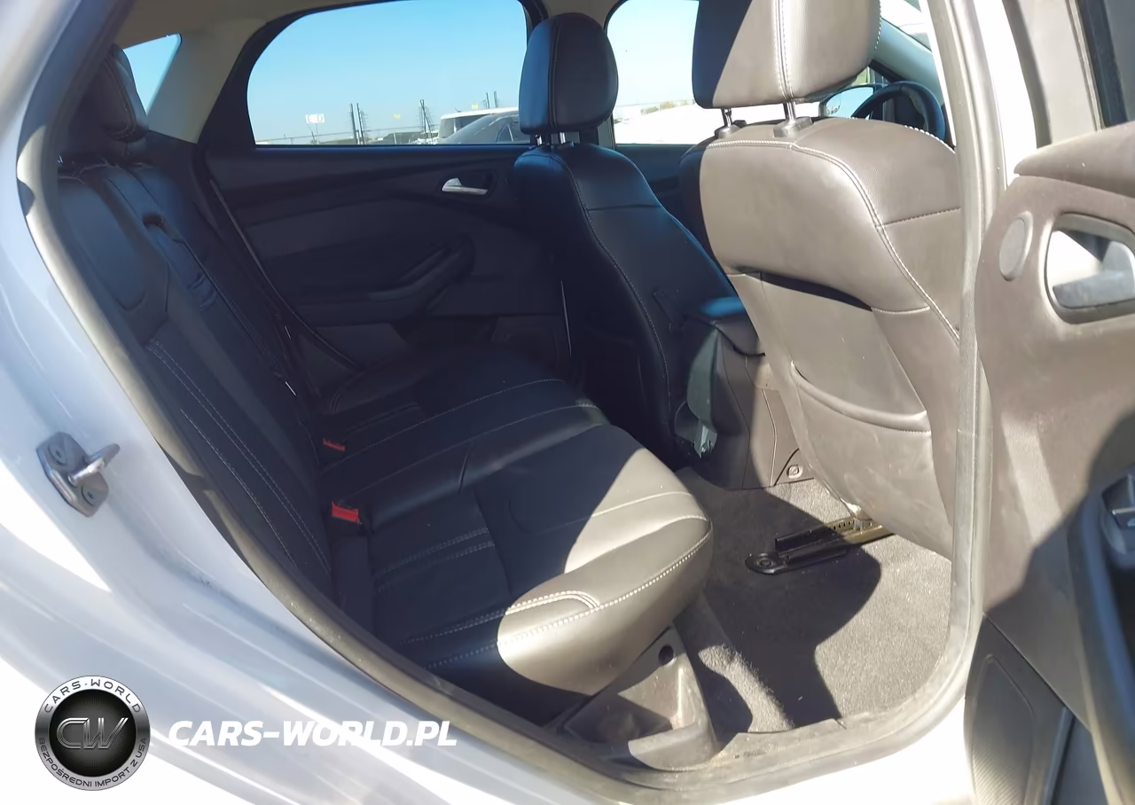 2013 Ford Focus Titanium VIN:1FADP3N22DL335585 - 8
