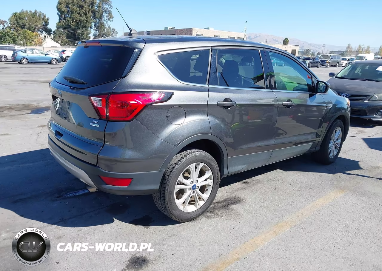 2019 Ford Escape Se VIN:1FMCU0GD2KUC06034 - 4