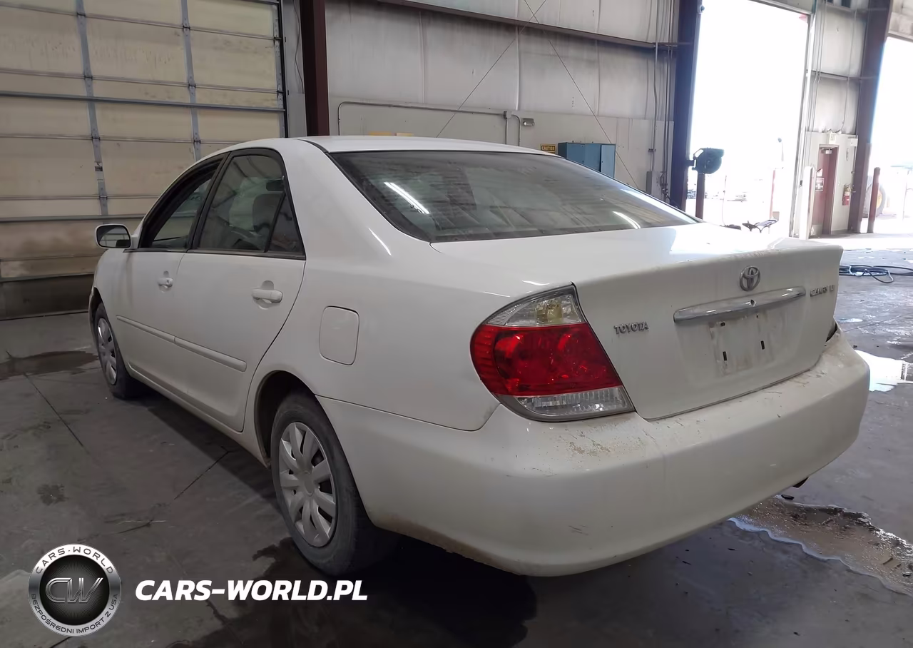 2005 Toyota Camry Le VIN:4T1BE32K95U603261 - 3