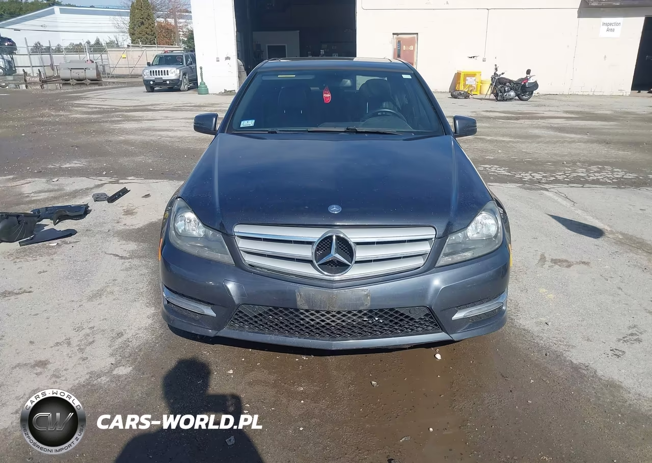 2013 Mercedes-Benz C 300 Sport 4Matic VIN:WDDGF8AB9DG139509 - 13