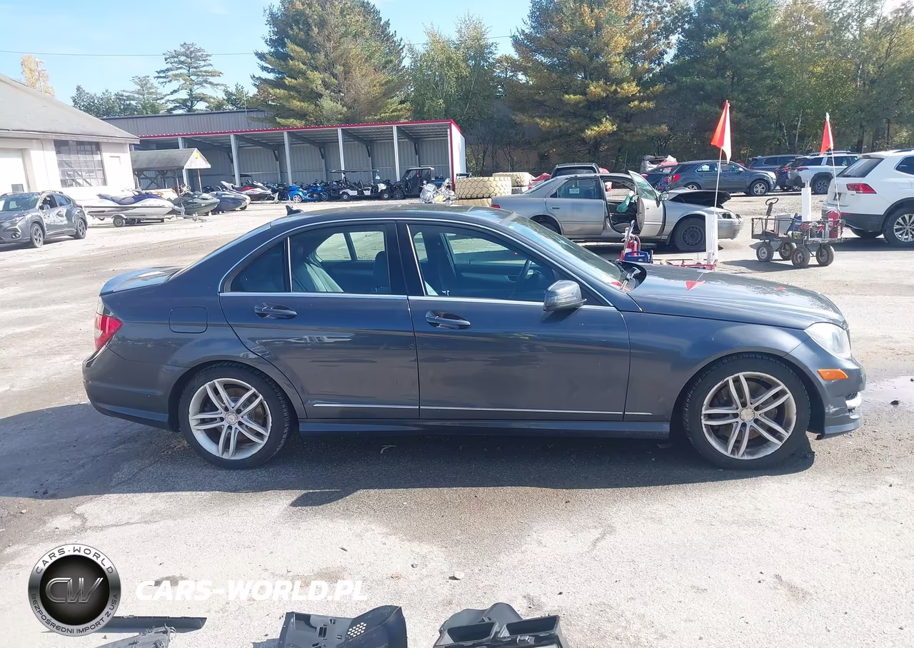 2013 Mercedes-Benz C 300 Sport 4Matic VIN:WDDGF8AB9DG139509 - 14