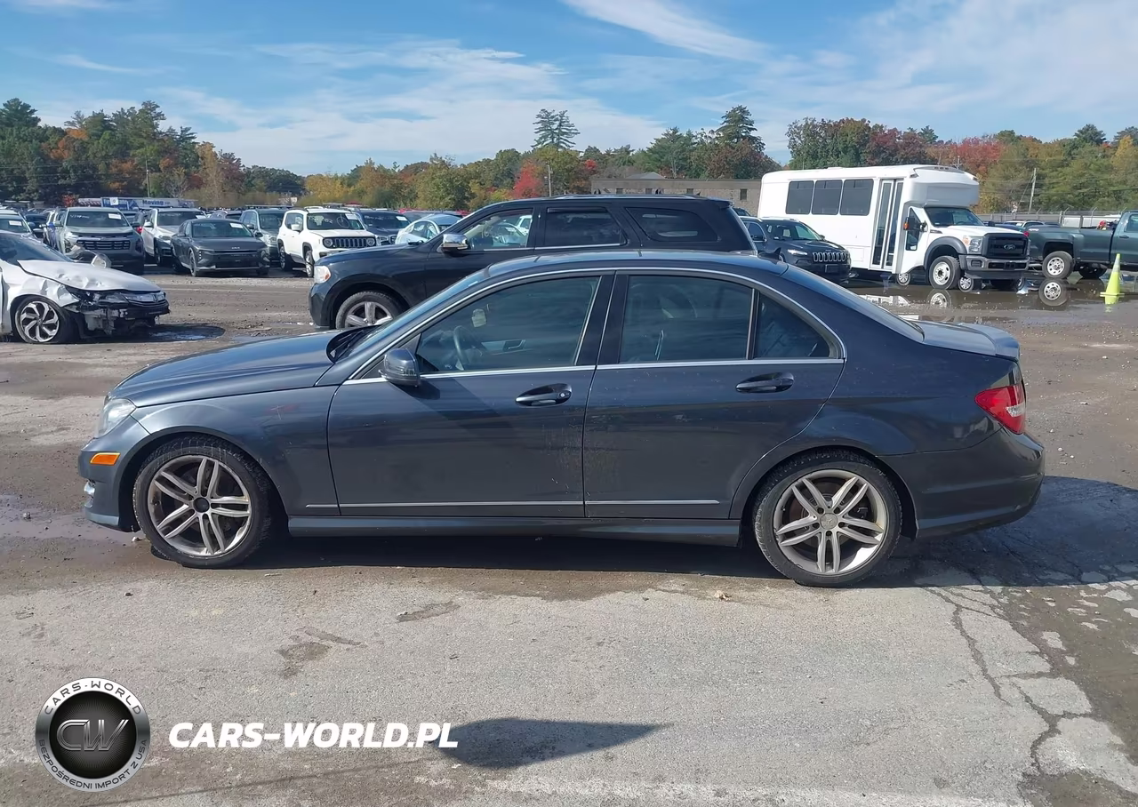 2013 Mercedes-Benz C 300 Sport 4Matic VIN:WDDGF8AB9DG139509 - 15