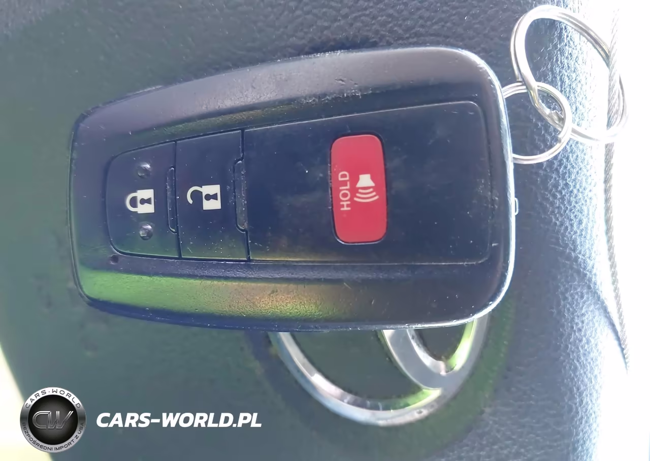 2018 Toyota Prius Two VIN:JTDKBRFU3J3062820 - 11