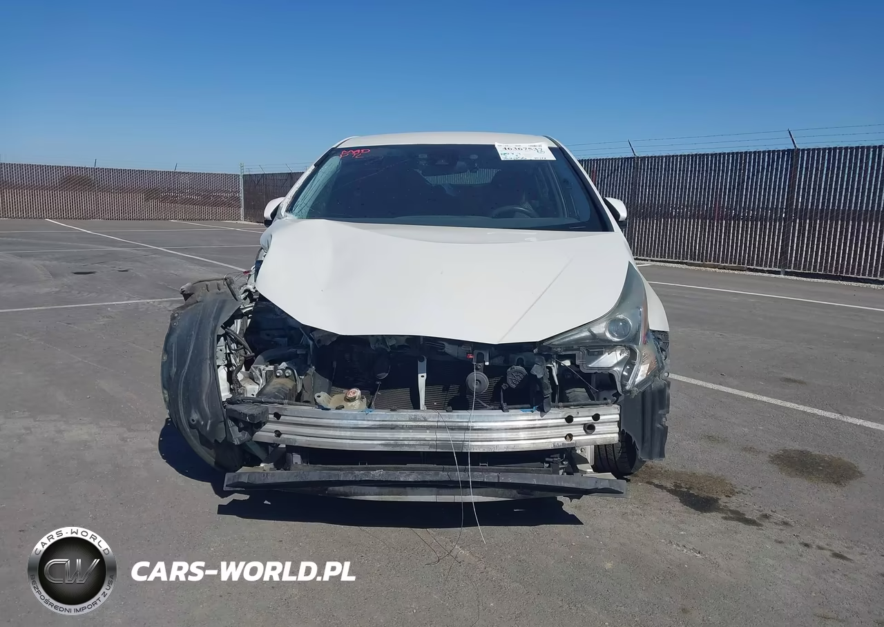 2018 Toyota Prius Two VIN:JTDKBRFU3J3062820 - 13