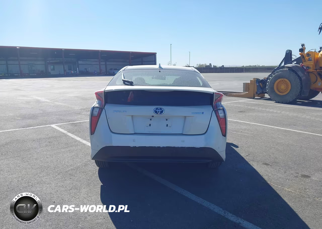 2018 Toyota Prius Two VIN:JTDKBRFU3J3062820 - 17