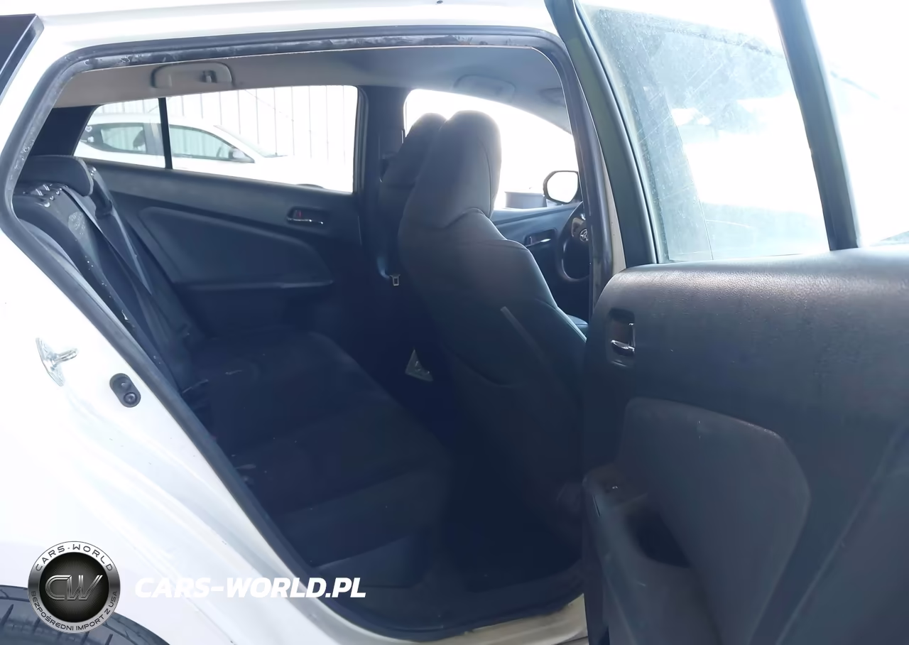 2018 Toyota Prius Two VIN:JTDKBRFU3J3062820 - 8