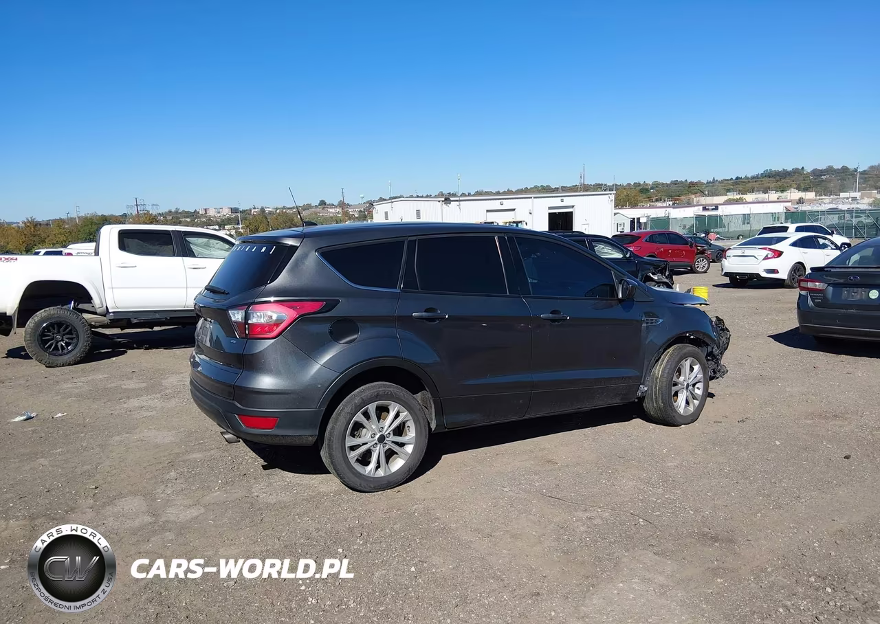 2017 Ford Escape Se VIN:1FMCU9G99HUD29662 - 4
