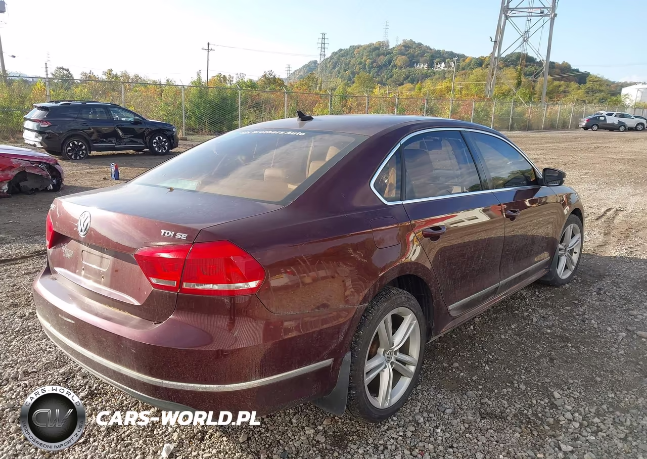 2013 Volkswagen Passat 2.0L Tdi Se VIN:1VWBN7A34DC130604 - 4