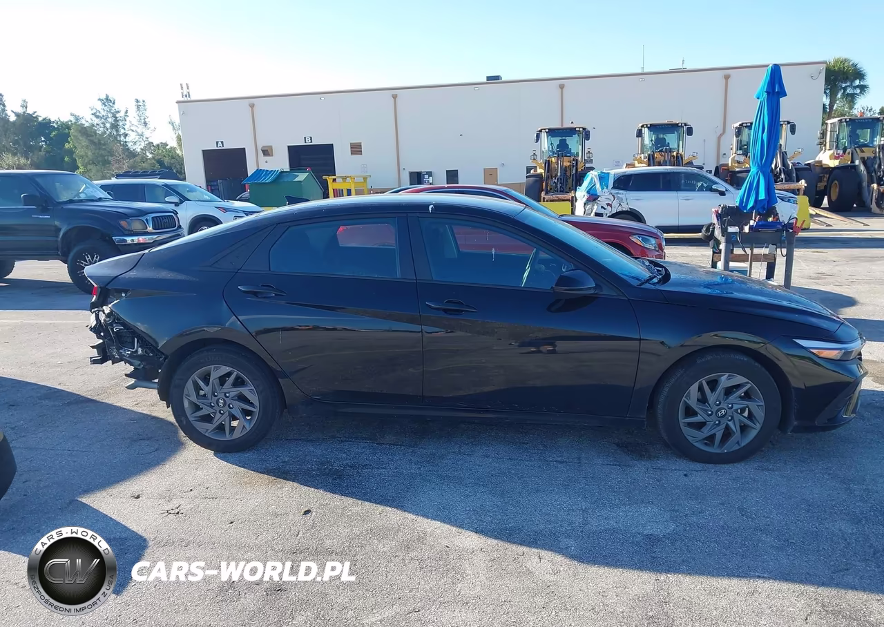 2026 Hyundai Elantra Hybrid Blue VIN:KMHLM4DJ6TU198409 - 14