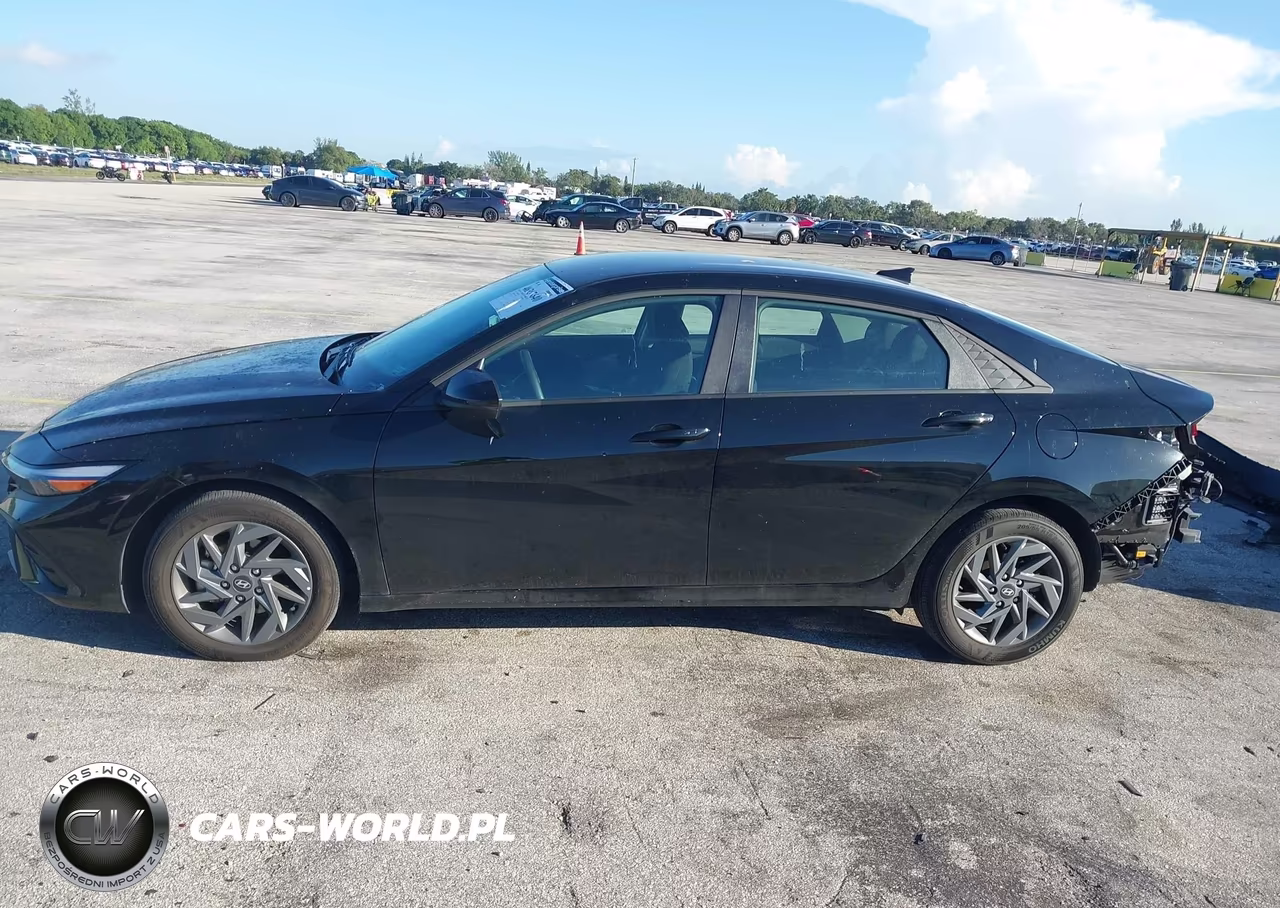 2026 Hyundai Elantra Hybrid Blue VIN:KMHLM4DJ6TU198409 - 15