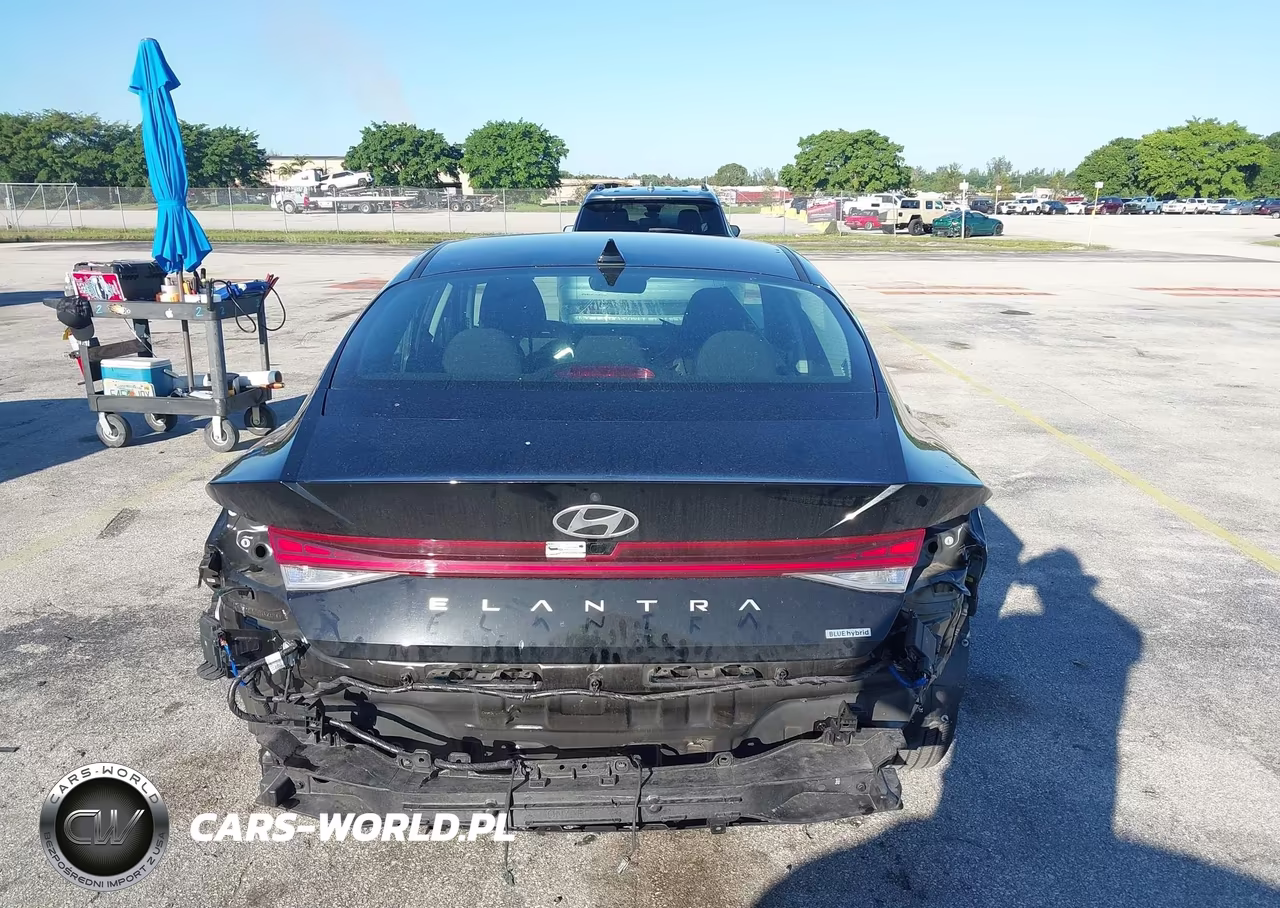 2026 Hyundai Elantra Hybrid Blue VIN:KMHLM4DJ6TU198409 - 17