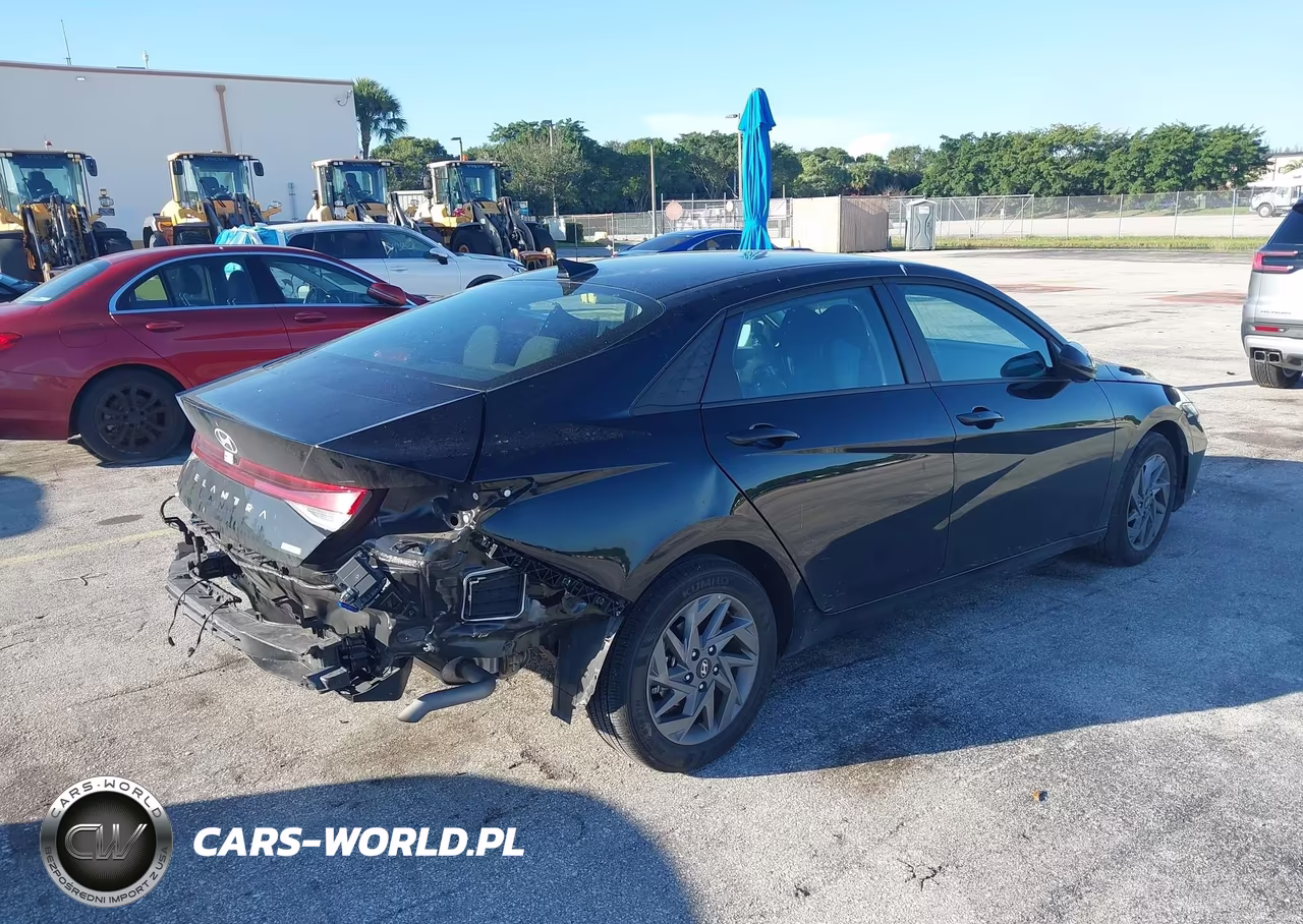 2026 Hyundai Elantra Hybrid Blue VIN:KMHLM4DJ6TU198409 - 4