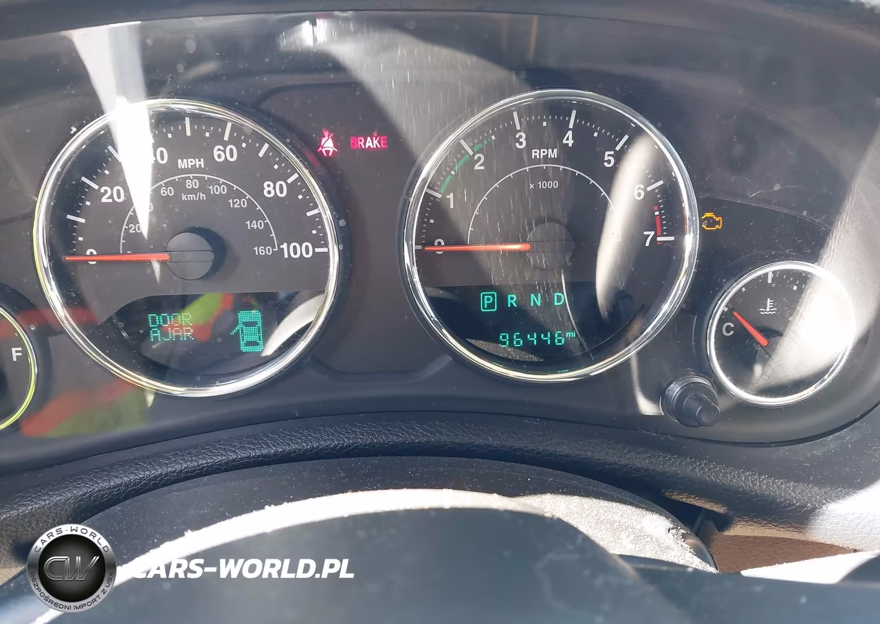 2015 Jeep Wrangler Unlimited Sahara VIN:1C4BJWEG3FL603997 - 7