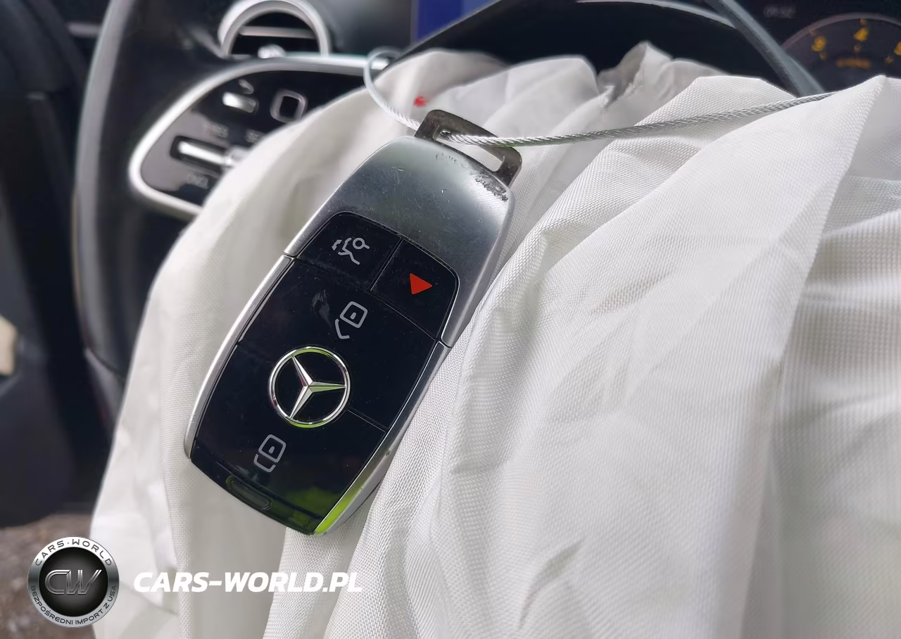 2020 Mercedes-Benz E 350 VIN:WDDZF8DB7LA699745 - 11