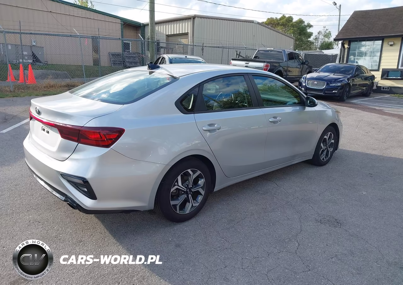 2021 Kia Forte Lxs VIN:3KPF24AD5ME326953 - 4