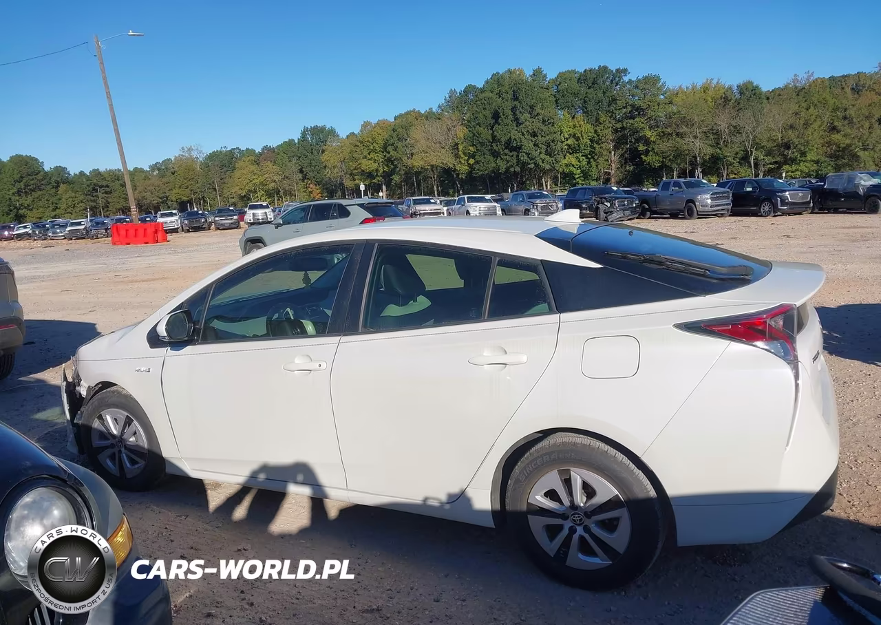 2016 Toyota Prius Four VIN:JTDKARFU0G3501032 - 14