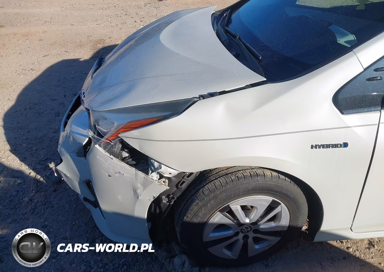 2016 Toyota Prius Four VIN:JTDKARFU0G3501032 - 17