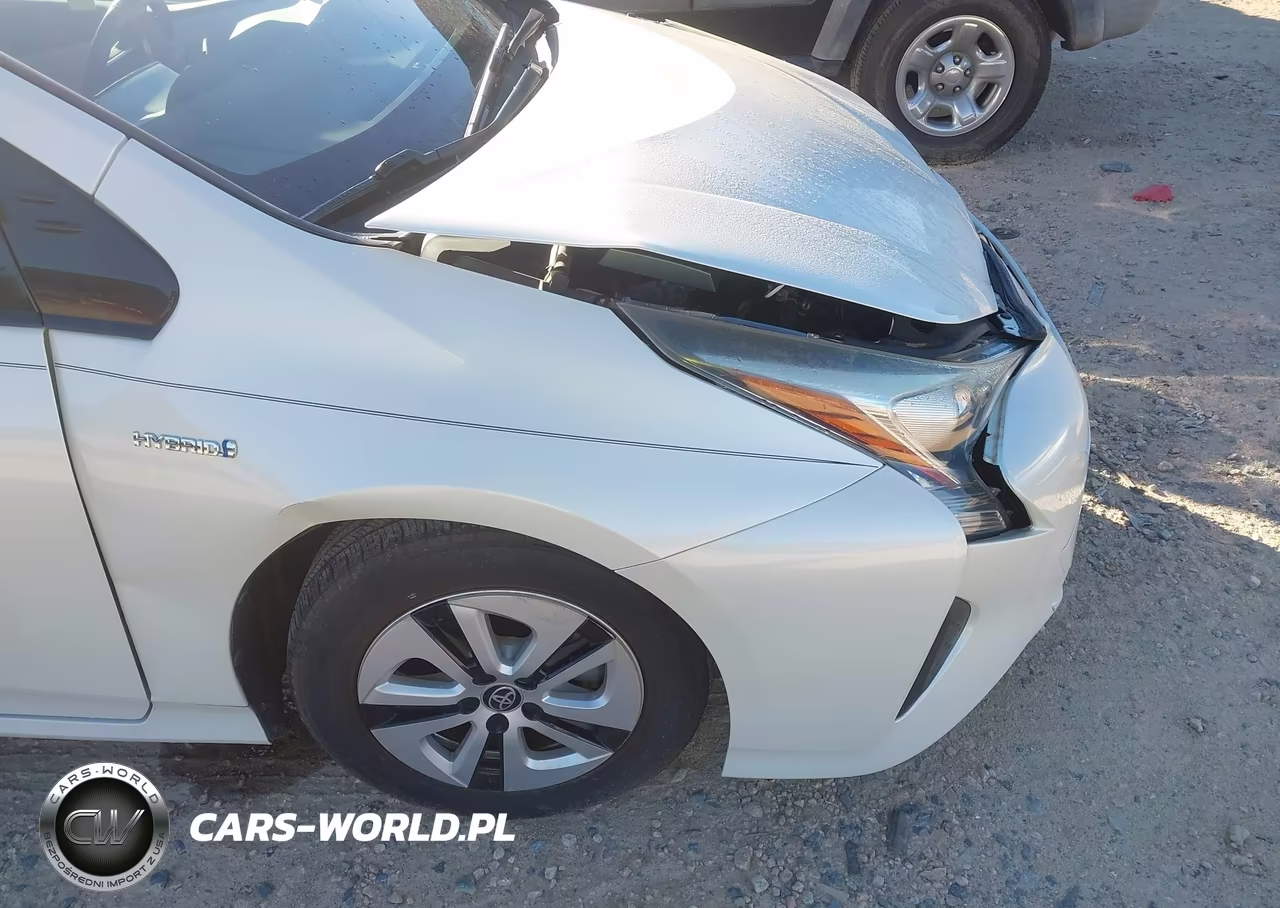 2016 Toyota Prius Four VIN:JTDKARFU0G3501032 - 18