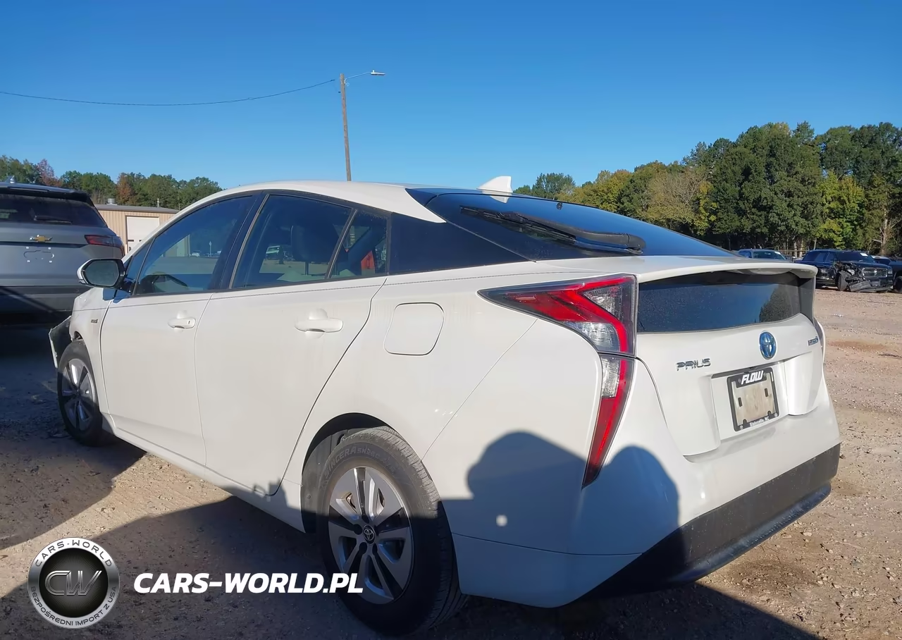 2016 Toyota Prius Four VIN:JTDKARFU0G3501032 - 3
