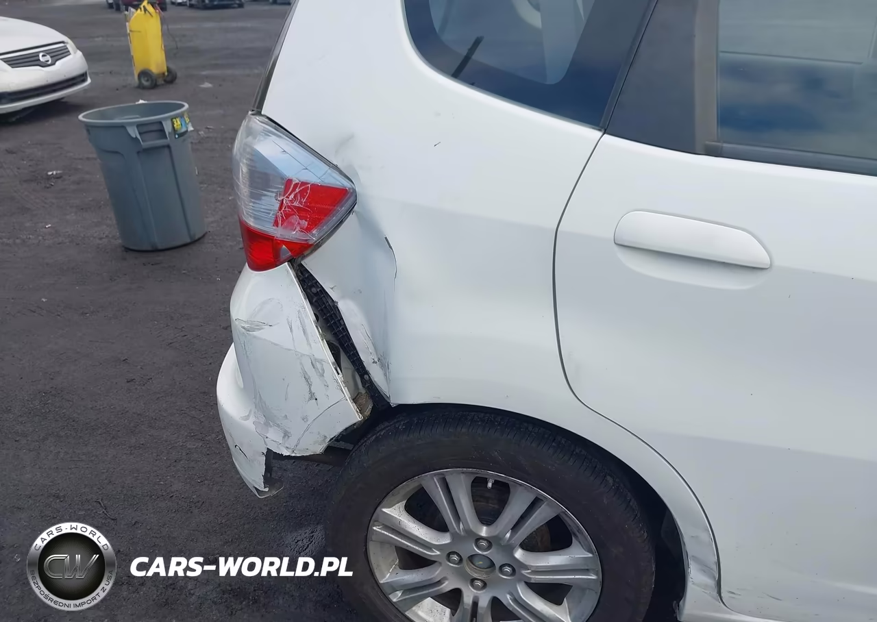 2012 Honda Fit VIN:JHMGE8H36CC035642 - 13