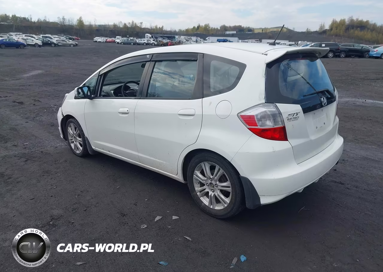 2012 Honda Fit VIN:JHMGE8H36CC035642 - 3