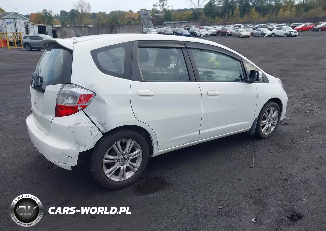 2012 Honda Fit VIN:JHMGE8H36CC035642 - 4