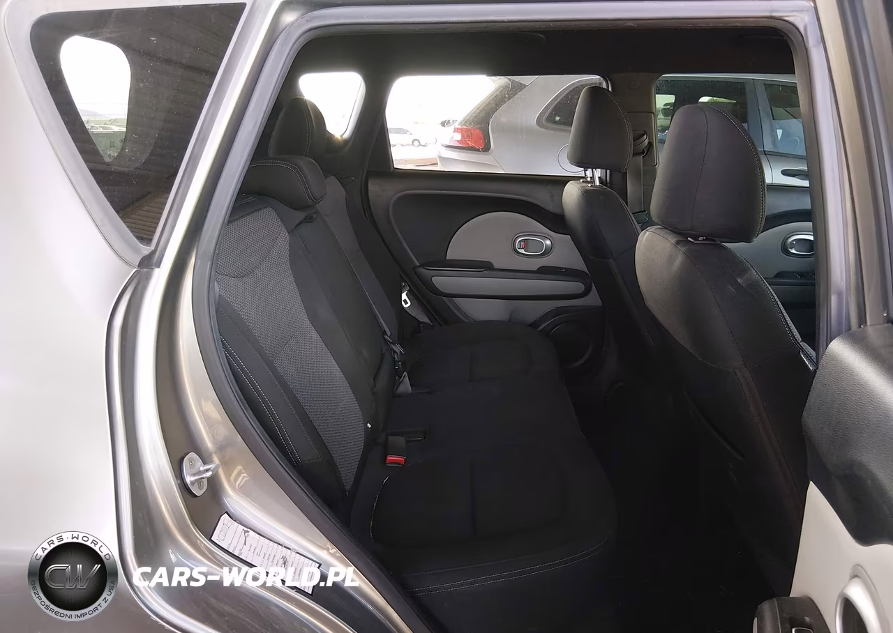2017 Kia Soul + VIN:KNDJP3A59H7420158 - 8